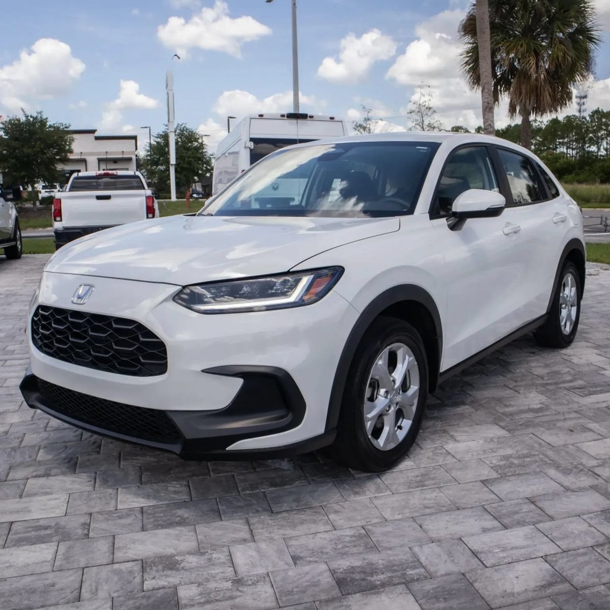 Used 2024 Honda HR-V LX image 3