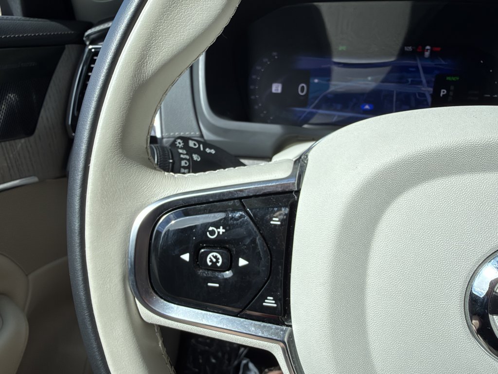 Used 2024 Volvo XC90 T8 Ultimate w/ Protection Package Premier AWD/4WD image 29