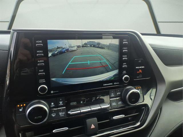 Used 2022 Toyota Highlander XLE image 19