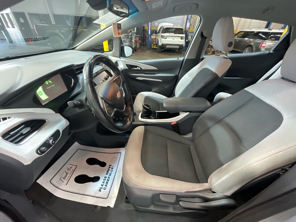 Used 2020 Chevrolet Bolt LT FWD image 21
