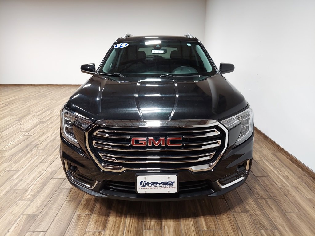 Used 2024 GMC Terrain SLT image 16