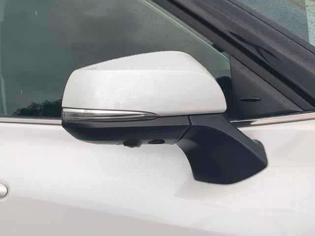 Used 2024 Toyota Highlander Platinum image 12