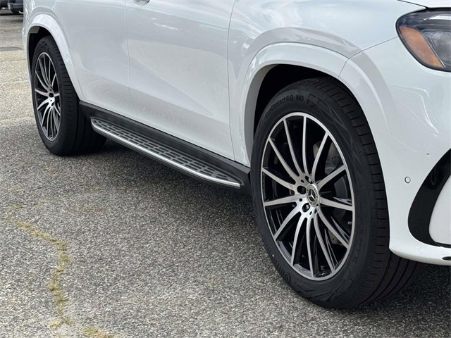 New 2026 Mercedes-Benz GLS 580 4MATIC image 13