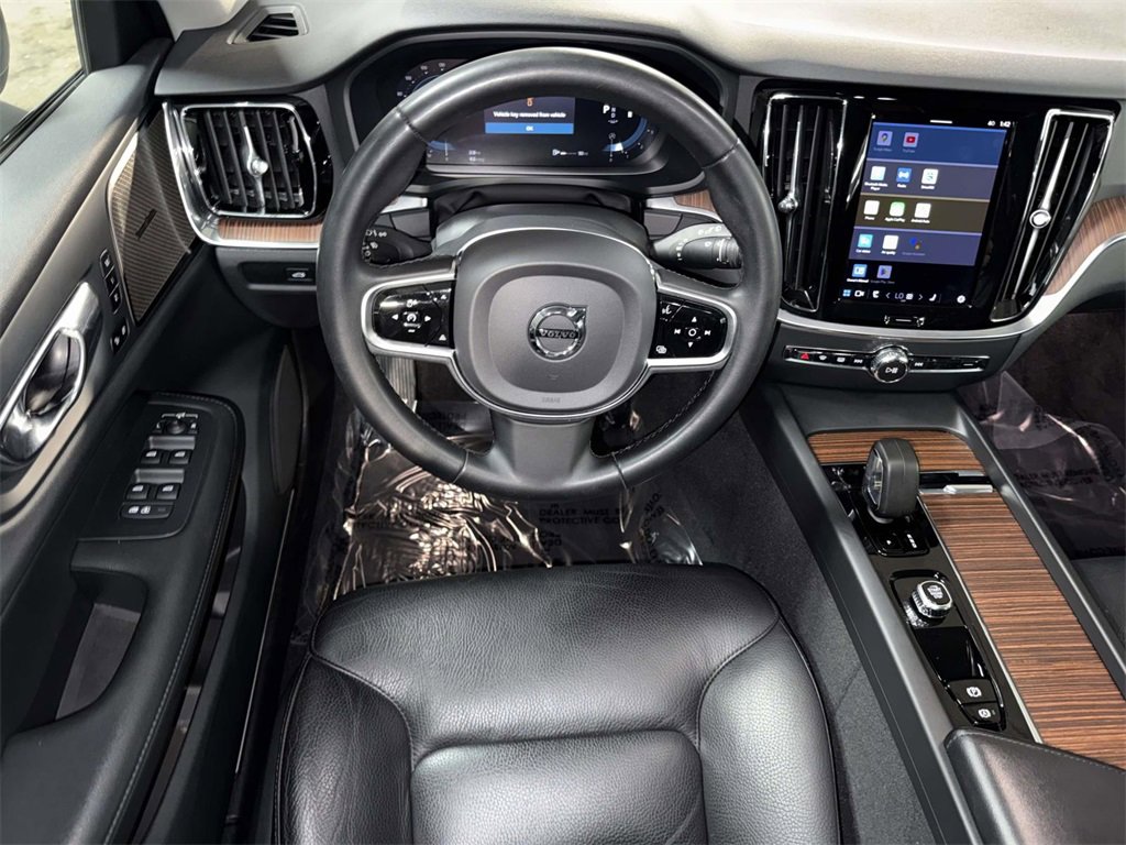 Used 2023 Volvo V60 B5 Cross Country Plus w/ Climate Package image 4