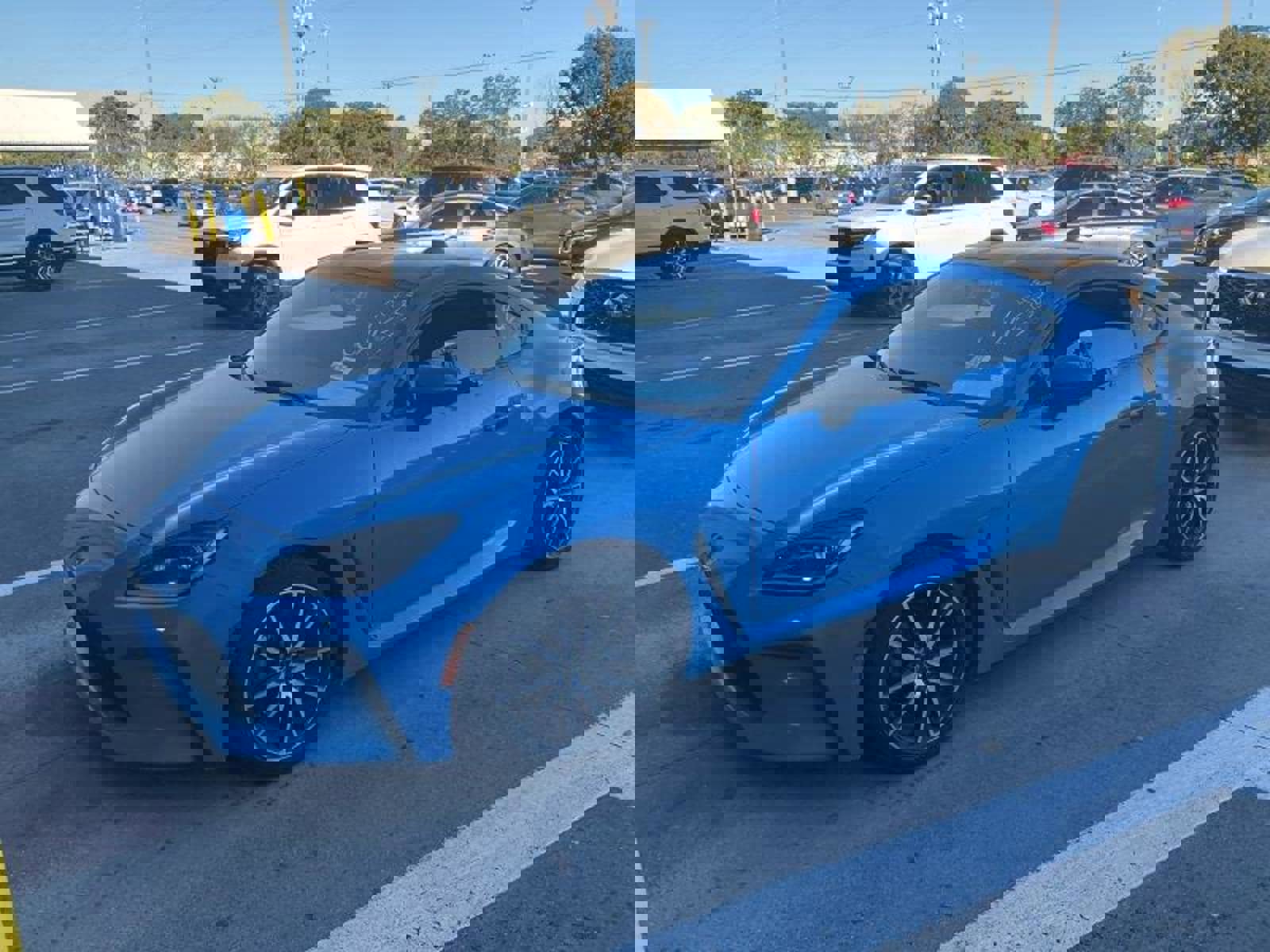 Used 2023 Toyota GR86 image 1