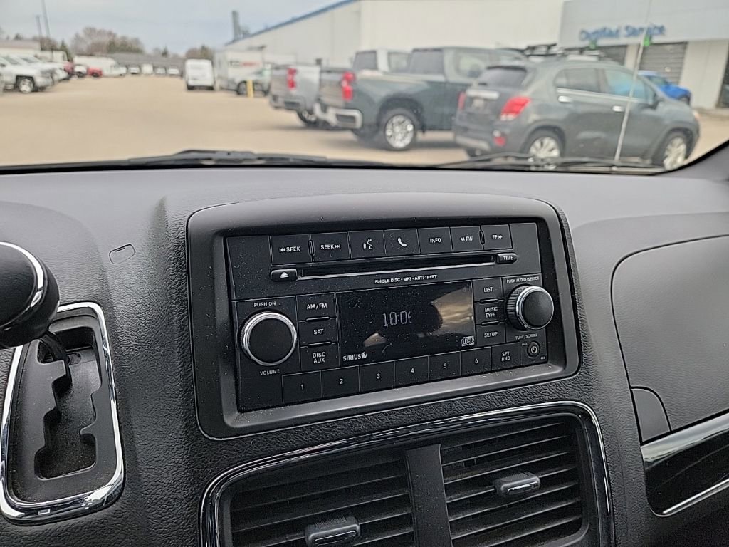 Used 2016 Dodge Grand Caravan SE image 34