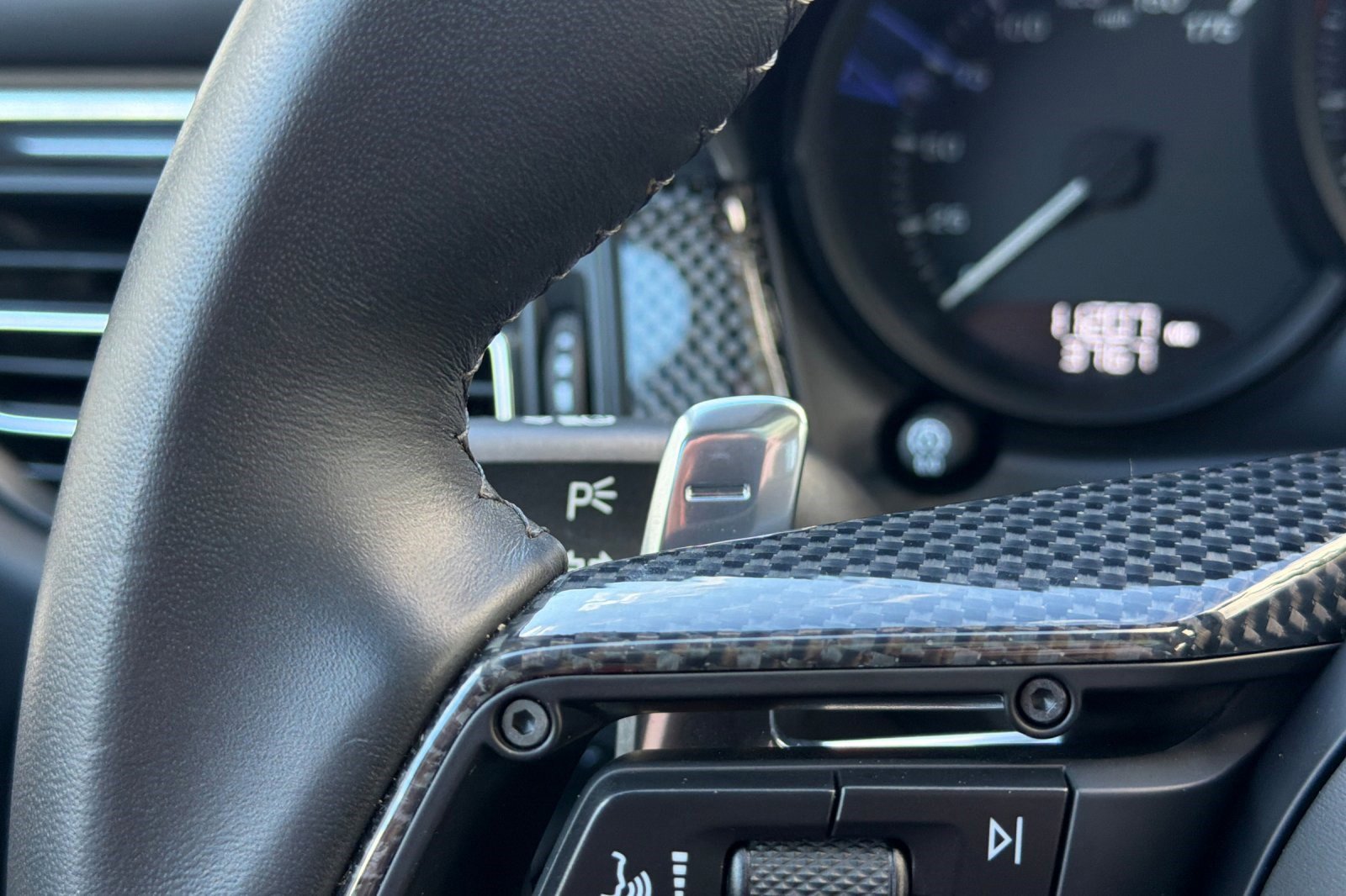 Used 2025 Porsche Macan GTS image 34