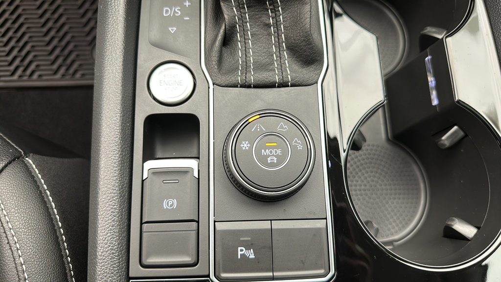 Used 2023 Volkswagen Atlas SEL AWD/4WD image 24