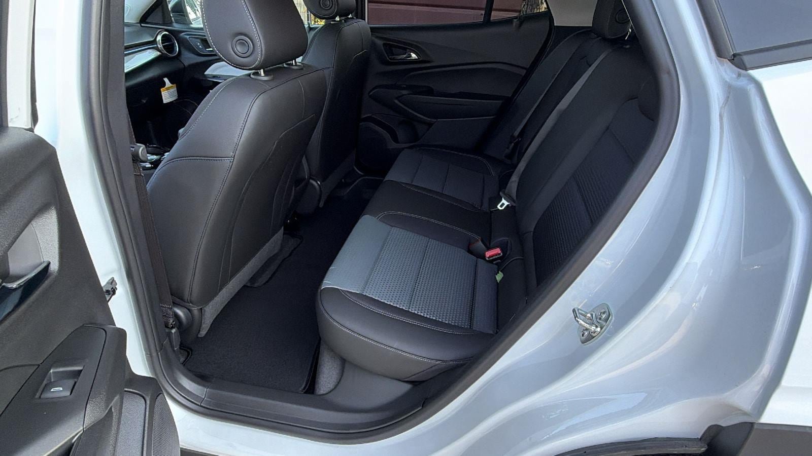 New 2026 Chevrolet Trax LT w/ Driver Confidence Package FWD image 18