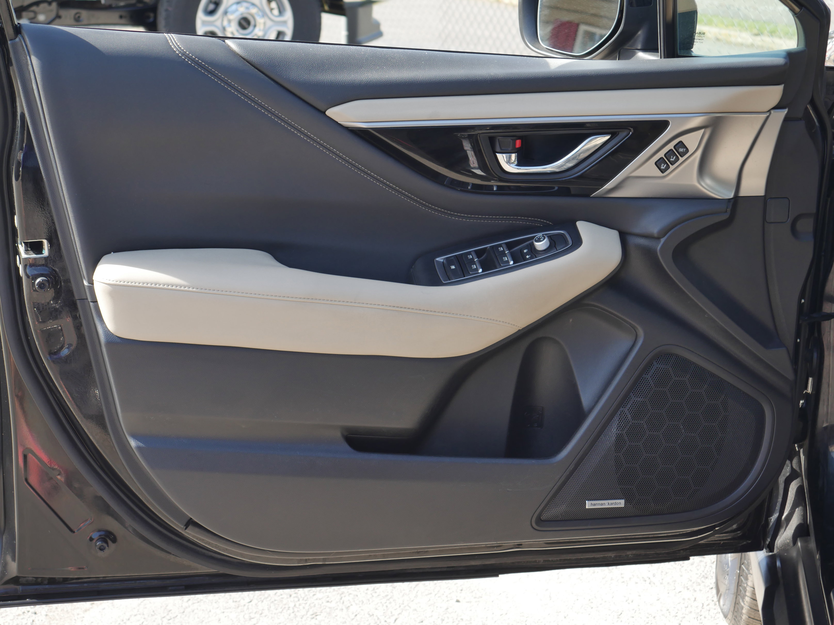 Used 2020 Subaru Outback Limited image 33