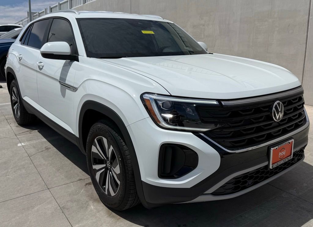 Used 2025 Volkswagen Atlas Cross Sport SE FWD image 2