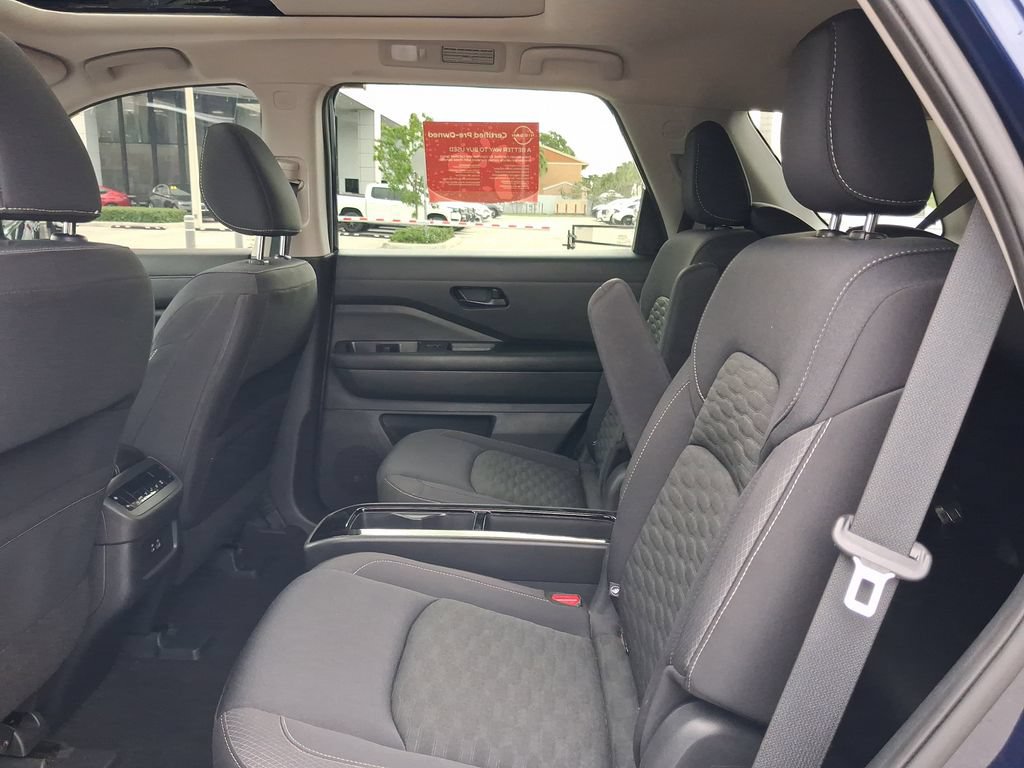 Certified 2023 Nissan Pathfinder SV w/ SV Premium Package FWD image 8
