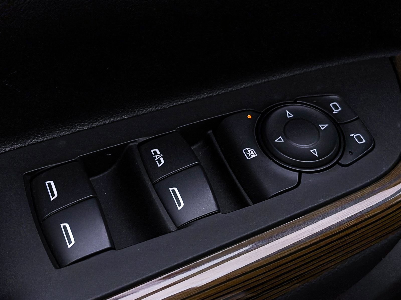 Used 2022 GMC Acadia SLE w/ Driver Convenience Package FWD image 19