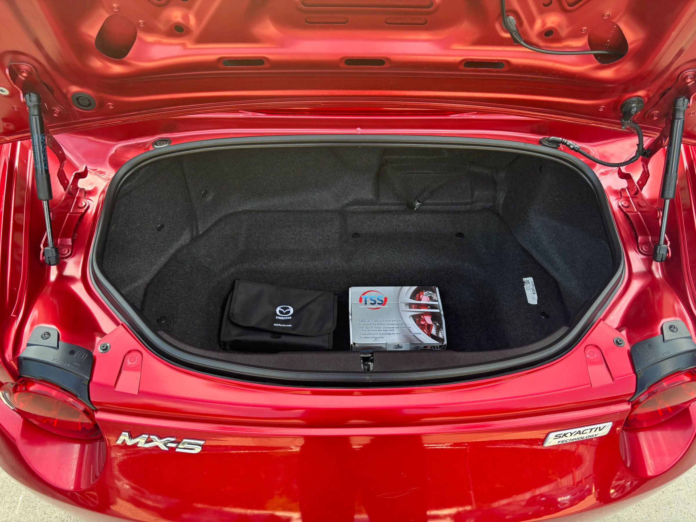 Used 2017 MAZDA MX-5 Miata Club w/ Brembo/BBS Package image 35