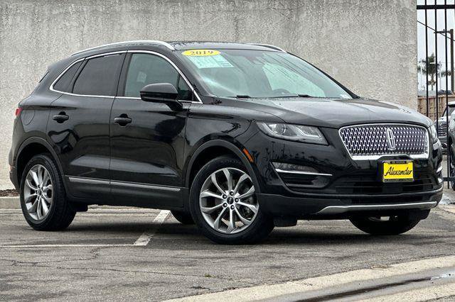 Used 2019 Lincoln MKC Select FWD image 2