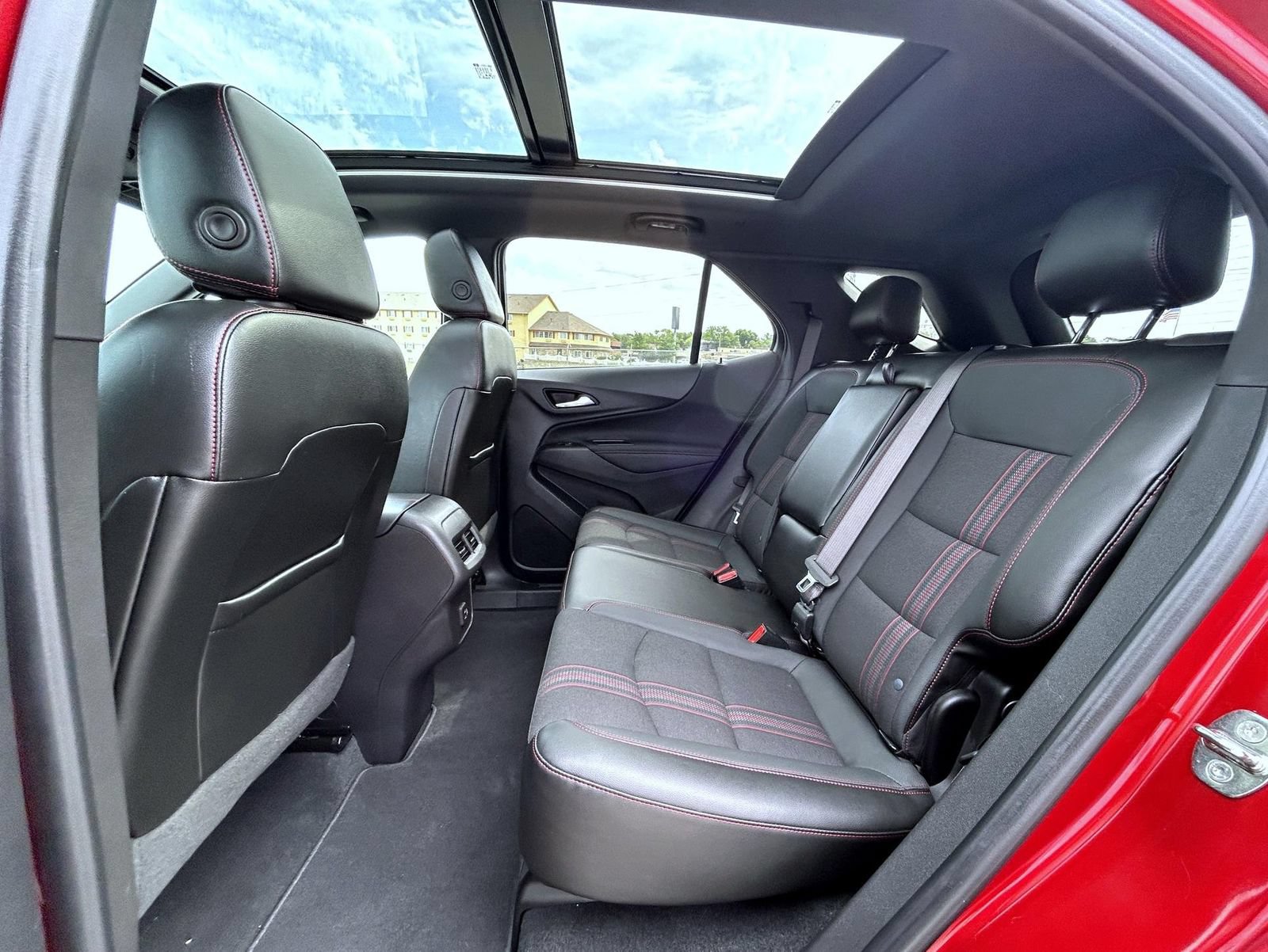 Used 2023 Chevrolet Equinox RS AWD/4WD image 21
