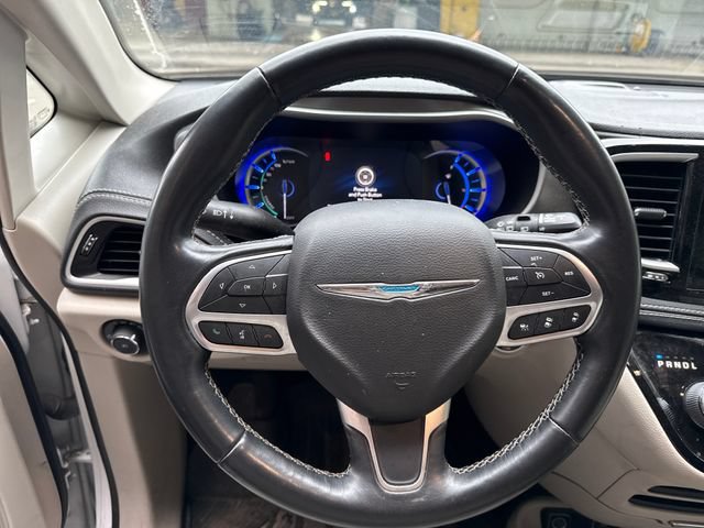 Used 2021 Chrysler Pacifica Touring-L FWD image 19