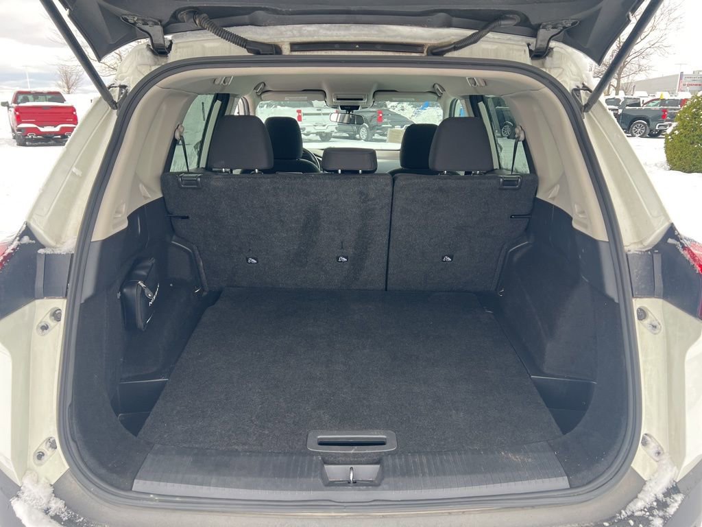 Used 2023 Nissan Rogue S image 7