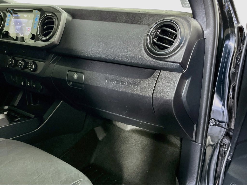 Used 2019 Toyota Tacoma TRD Sport RWD image 32