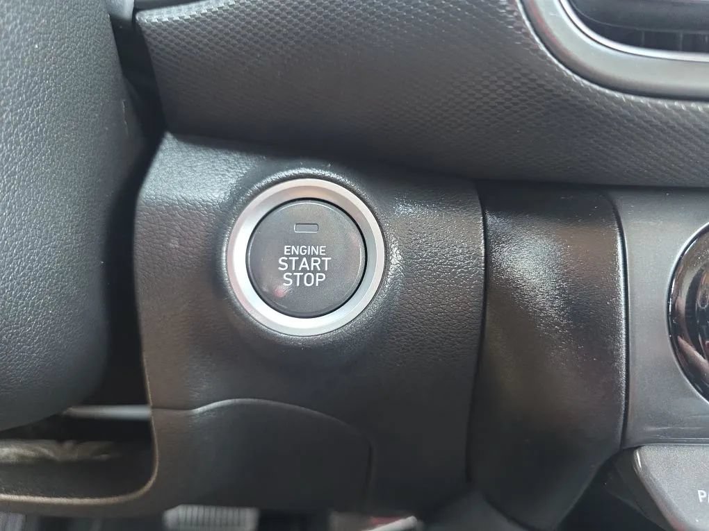 Used 2023 Hyundai Kona Limited AWD/4WD image 37