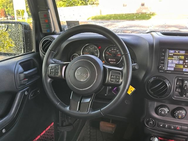 Used 2017 Jeep Wrangler Unlimited Rubicon AWD/4WD image 18