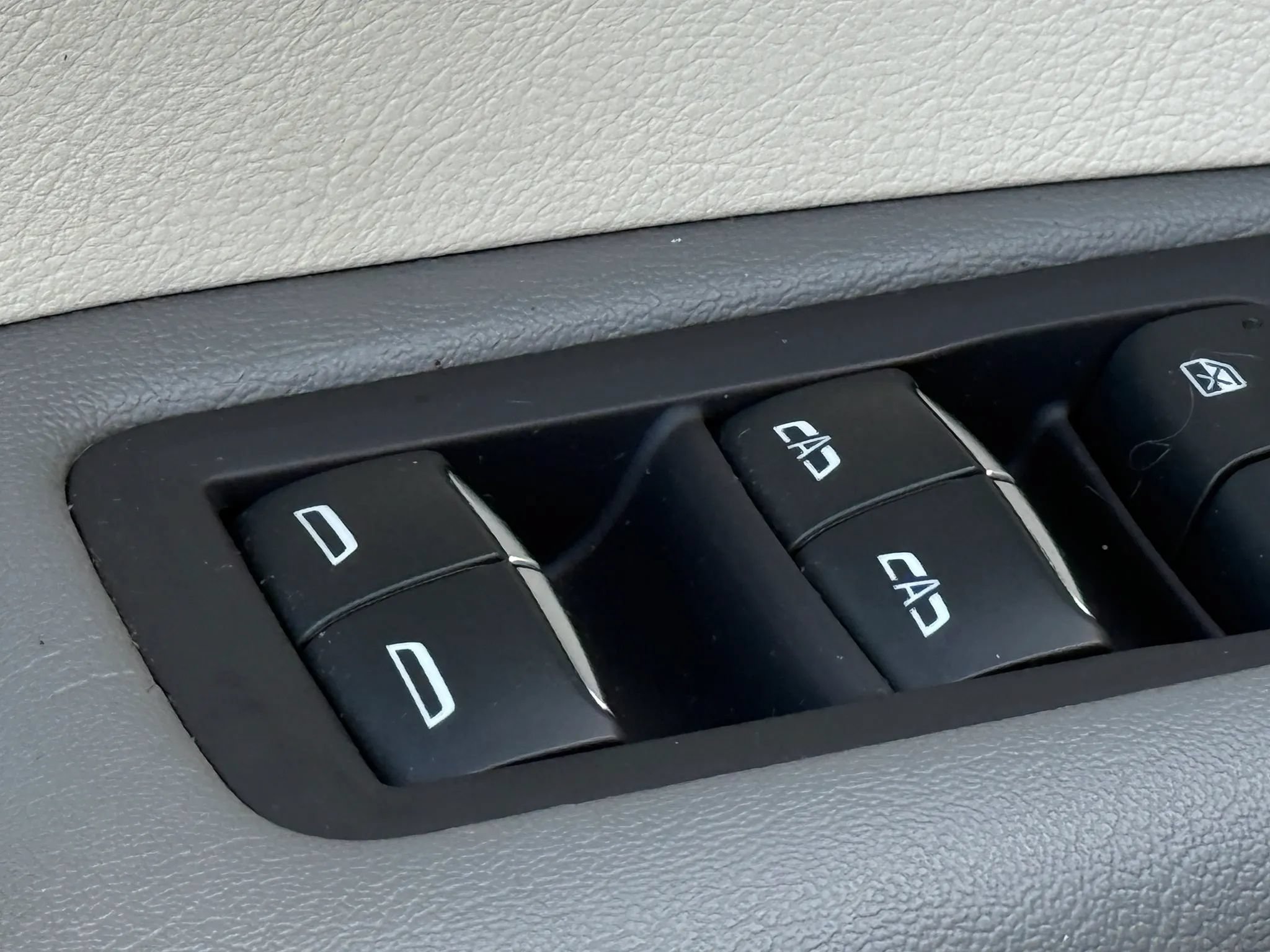 Used 2020 Cadillac XT5 Premium Luxury FWD image 38