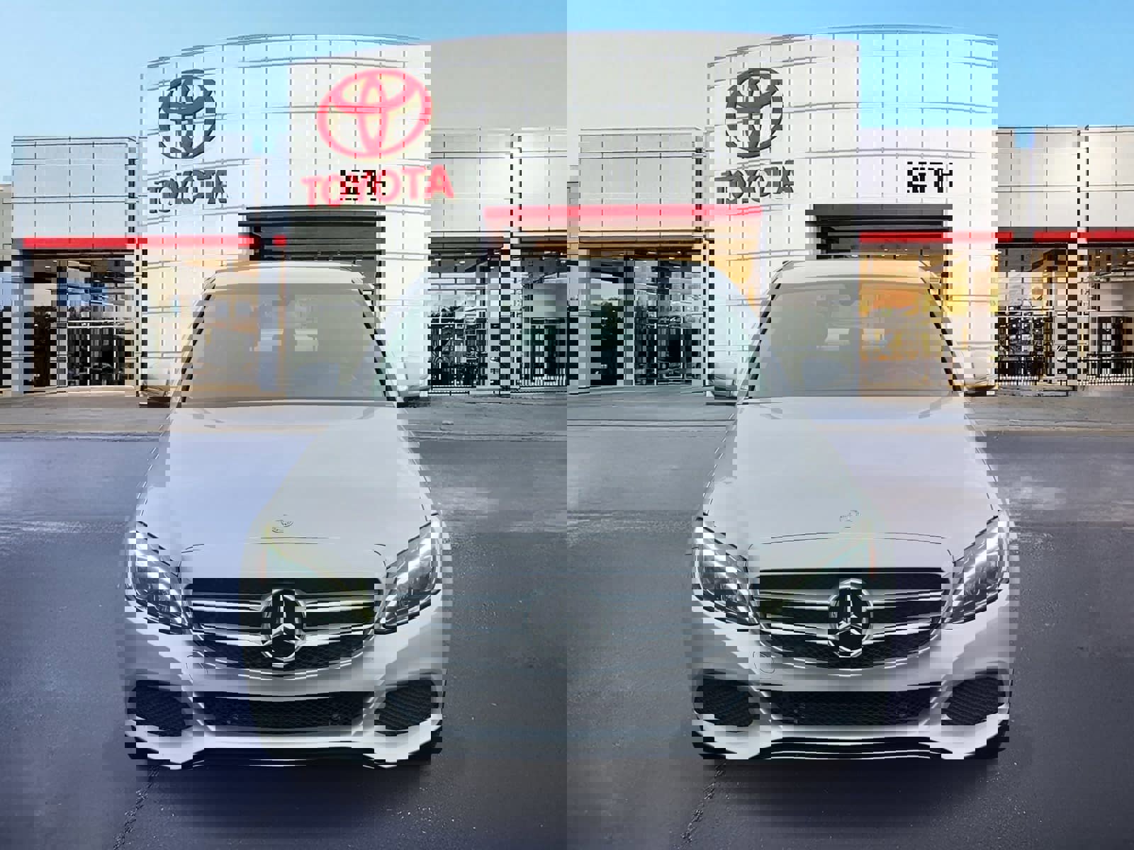 Used 2015 Mercedes-Benz C 300 4MATIC Sedan image 2