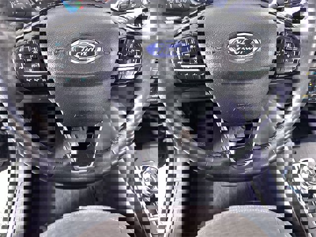 Used 2022 Ford Escape SE w/ SE Sport Appearance Package image 11