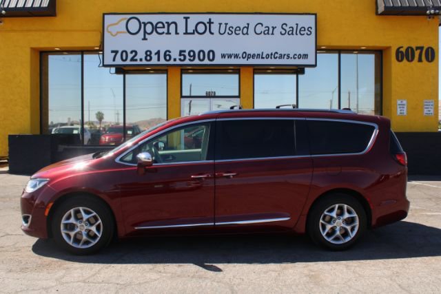 Used 2020 Chrysler Pacifica Limited FWD image 2