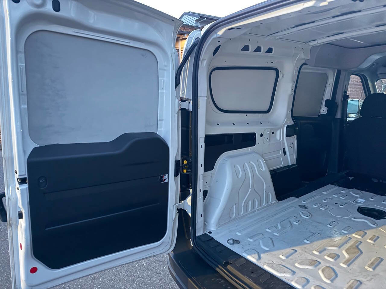 Used 2021 RAM ProMaster City Tradesman image 10