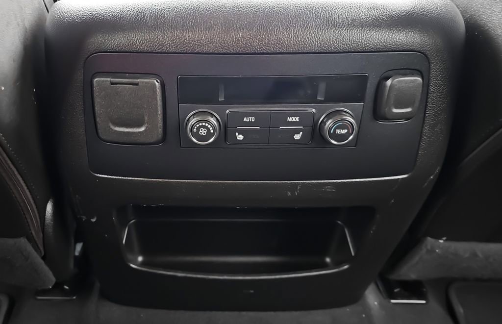 Used 2019 GMC Yukon XL Denali image 27