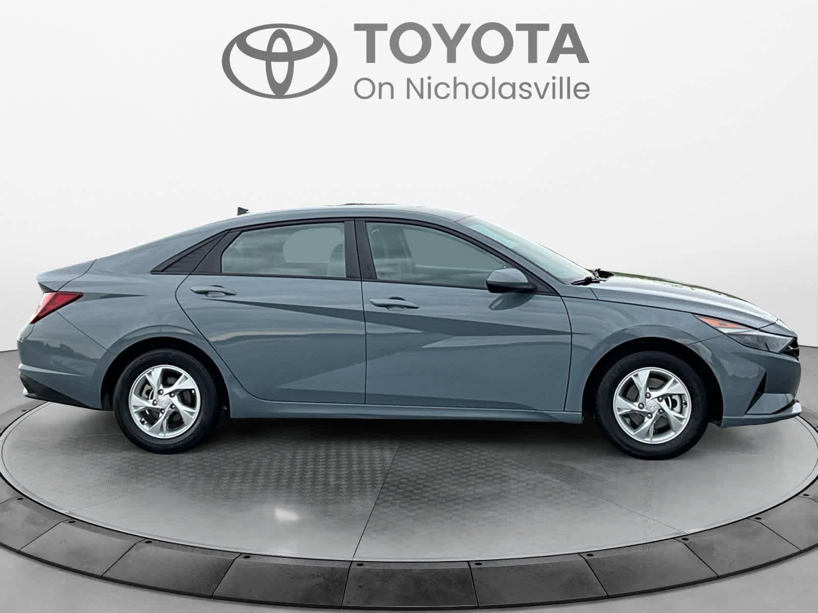 Used 2022 Hyundai Elantra SE