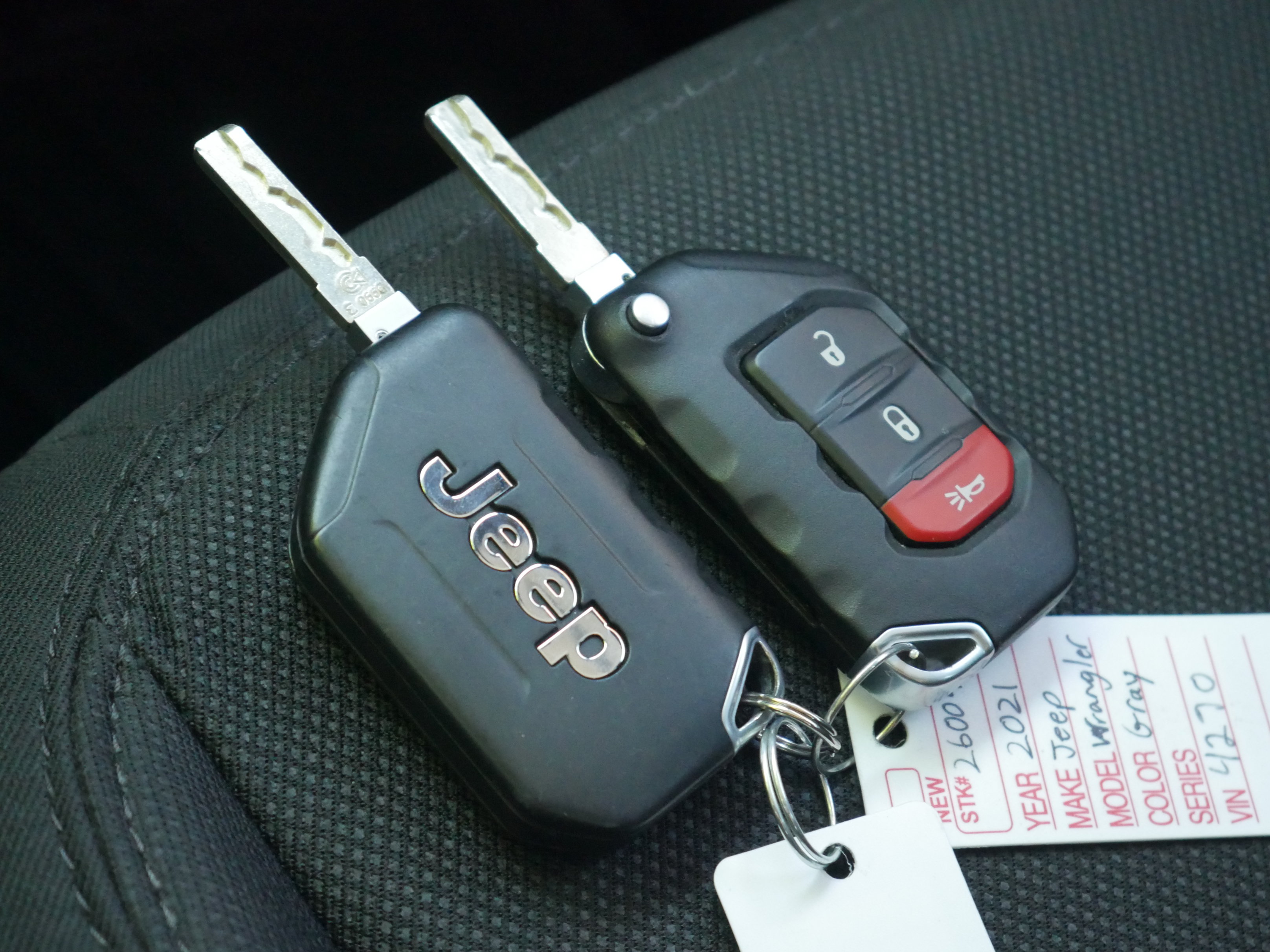 Used 2021 Jeep Wrangler Sport AWD/4WD image 32