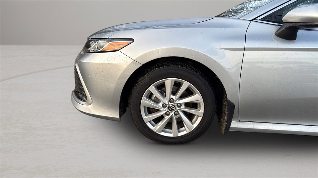 Used 2023 Toyota Camry LE image 9
