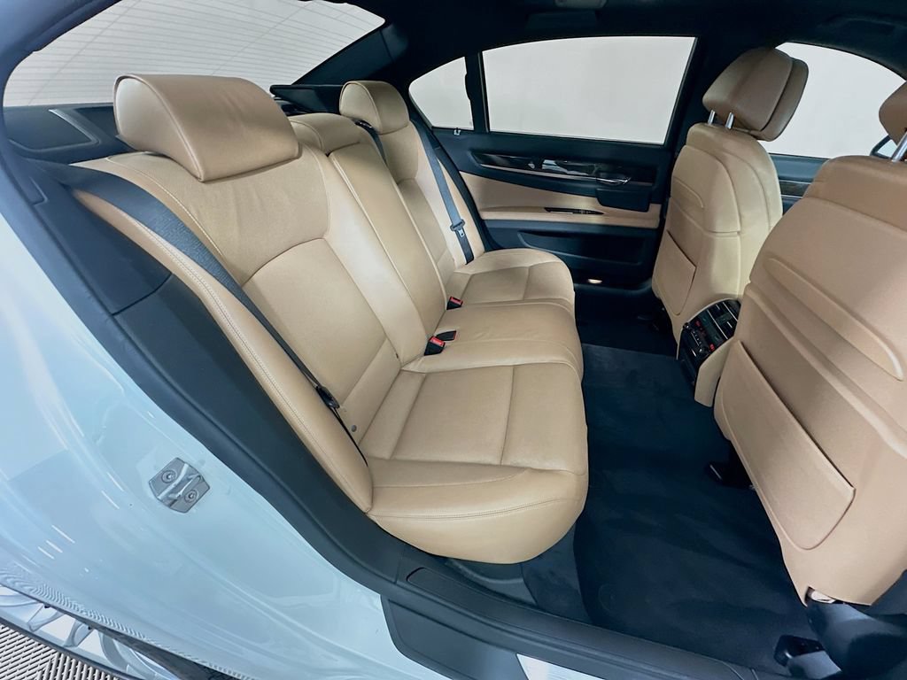 Used 2013 BMW 750Li RWD image 28