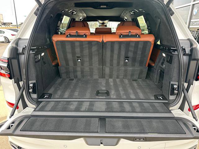 Used 2025 BMW ALPINA XB7 image 14