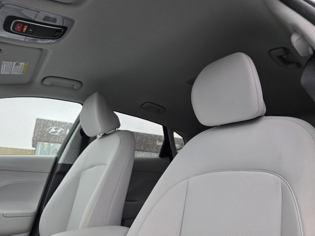 Used 2025 Hyundai Kona SEL image 18