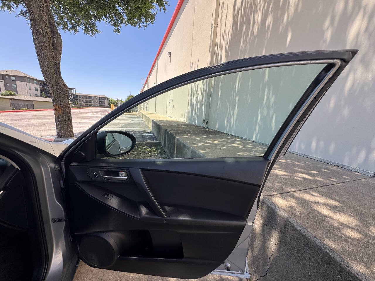 Used 2012 MAZDA MAZDA3 i Touring FWD image 16