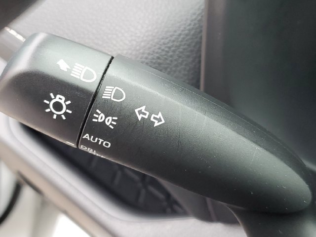 Used 2025 Toyota RAV4 XLE AWD/4WD image 11