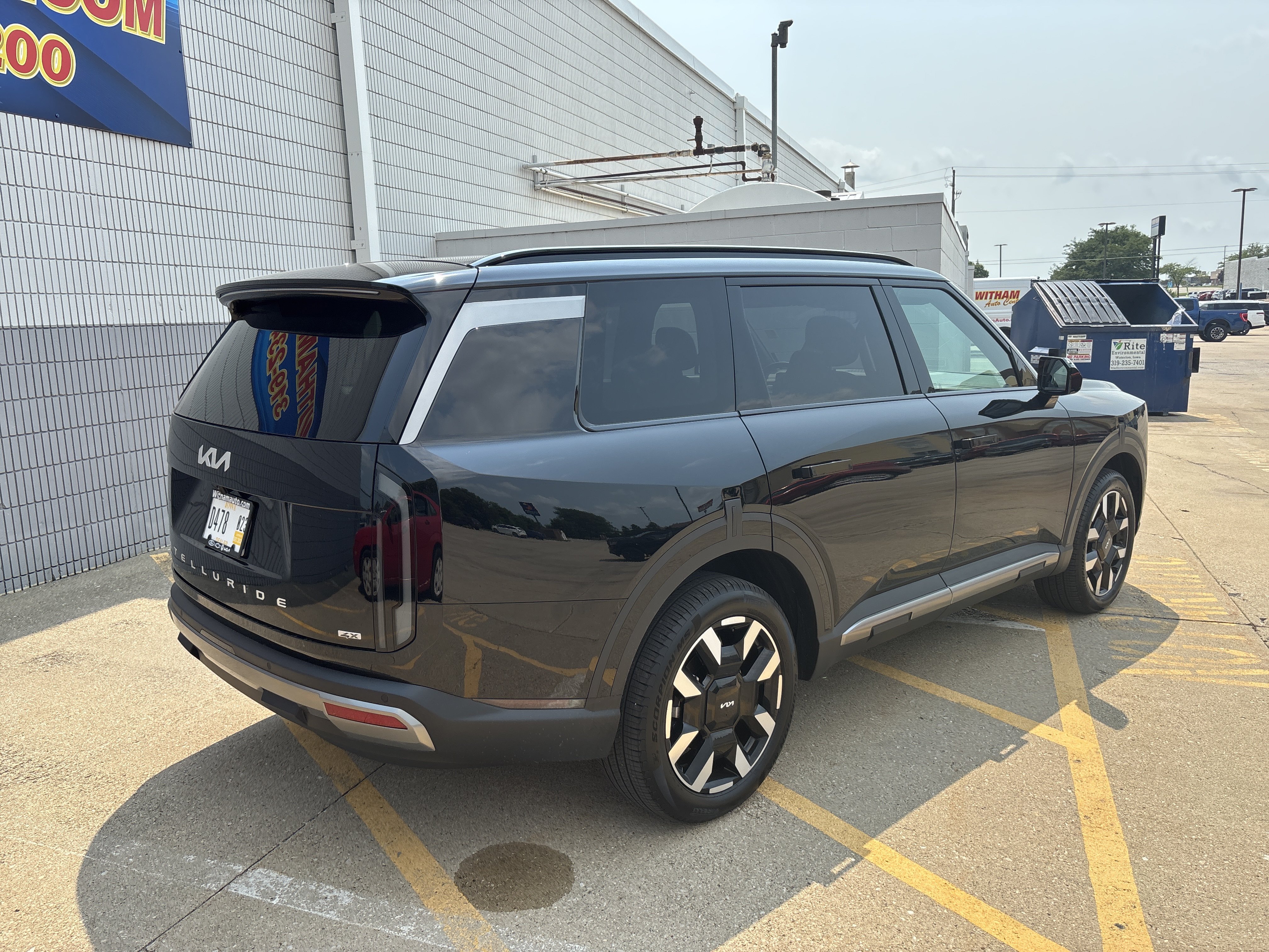 Used 2027 Kia Telluride S w/ Towing Package AWD/4WD image 2