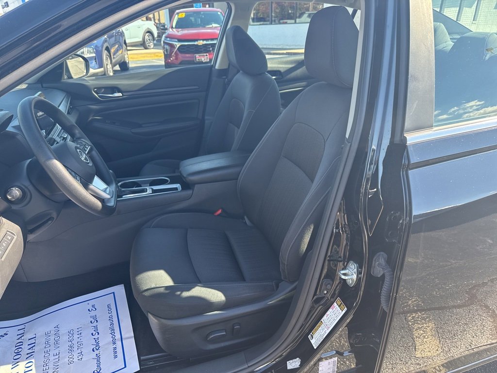 Used 2024 Nissan Altima 2.5 SV image 15