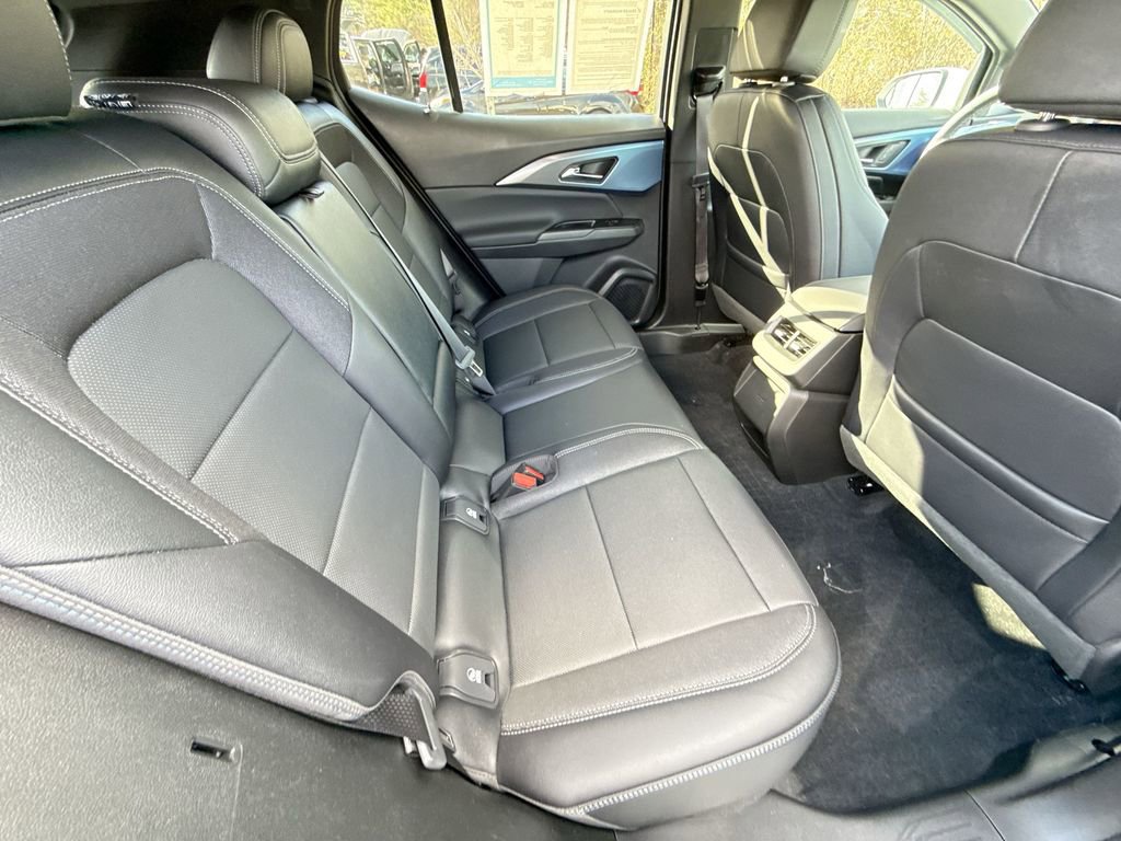 Used 2025 Chevrolet Equinox EV LT image 23