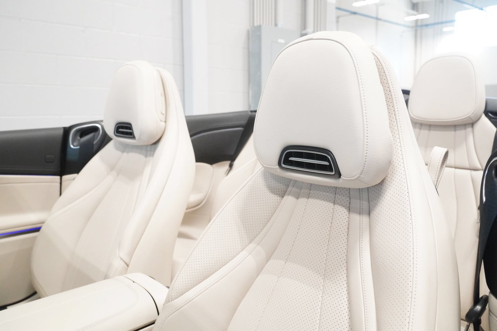 Certified 2024 Mercedes-Benz CLE 300 4MATIC Cabriolet image 15