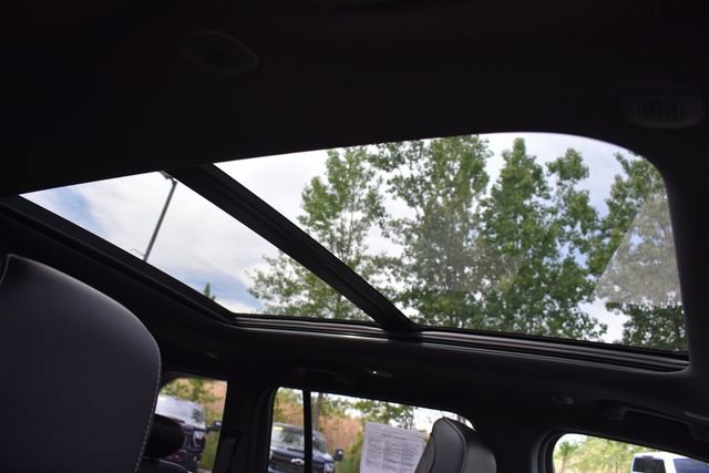 Used 2025 Jeep Grand Cherokee Limited AWD/4WD image 15