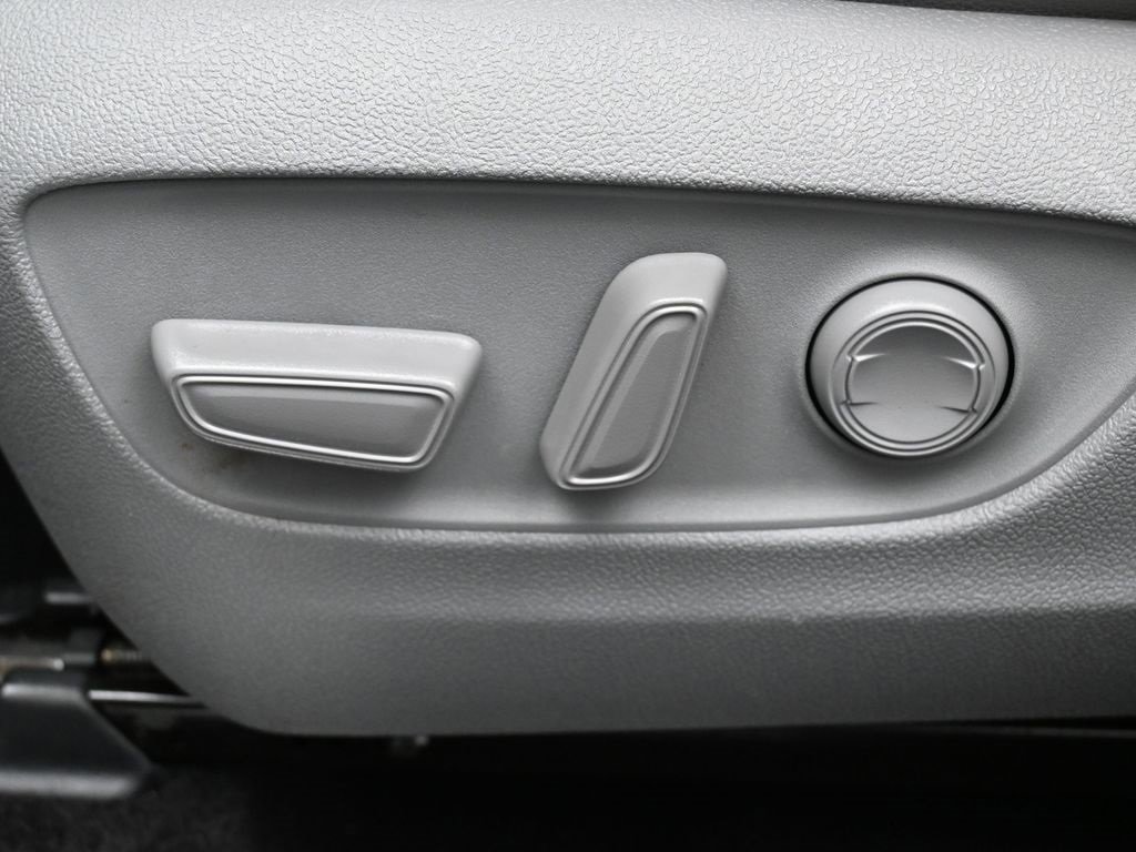 Used 2022 Toyota Highlander Limited image 10