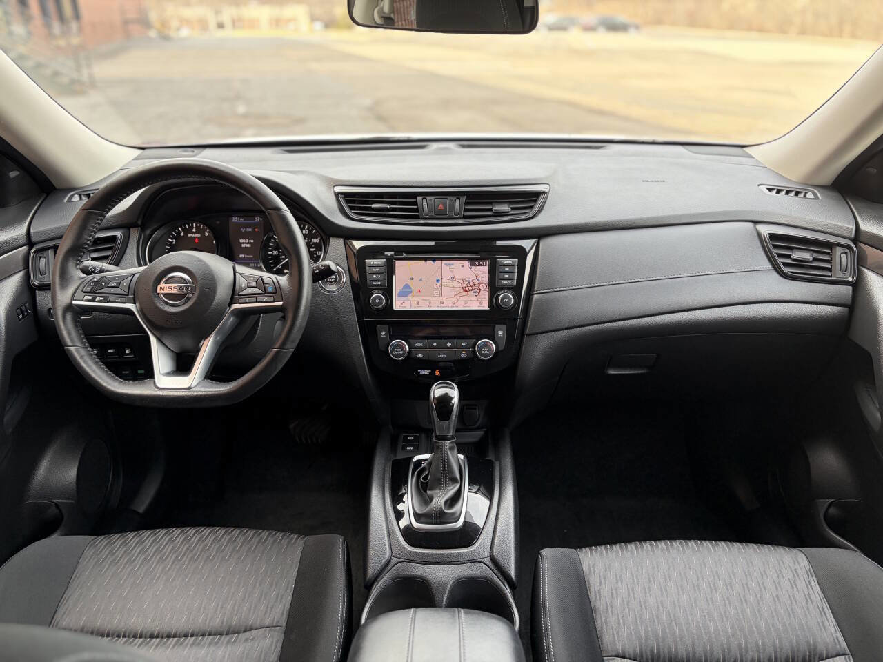 Used 2019 Nissan Rogue SV w/ Premium Package image 21