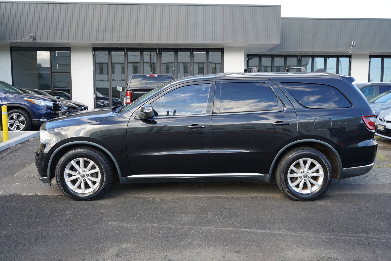 Used 2014 Dodge Durango SXT w/ Quick Order Package 23B image 2