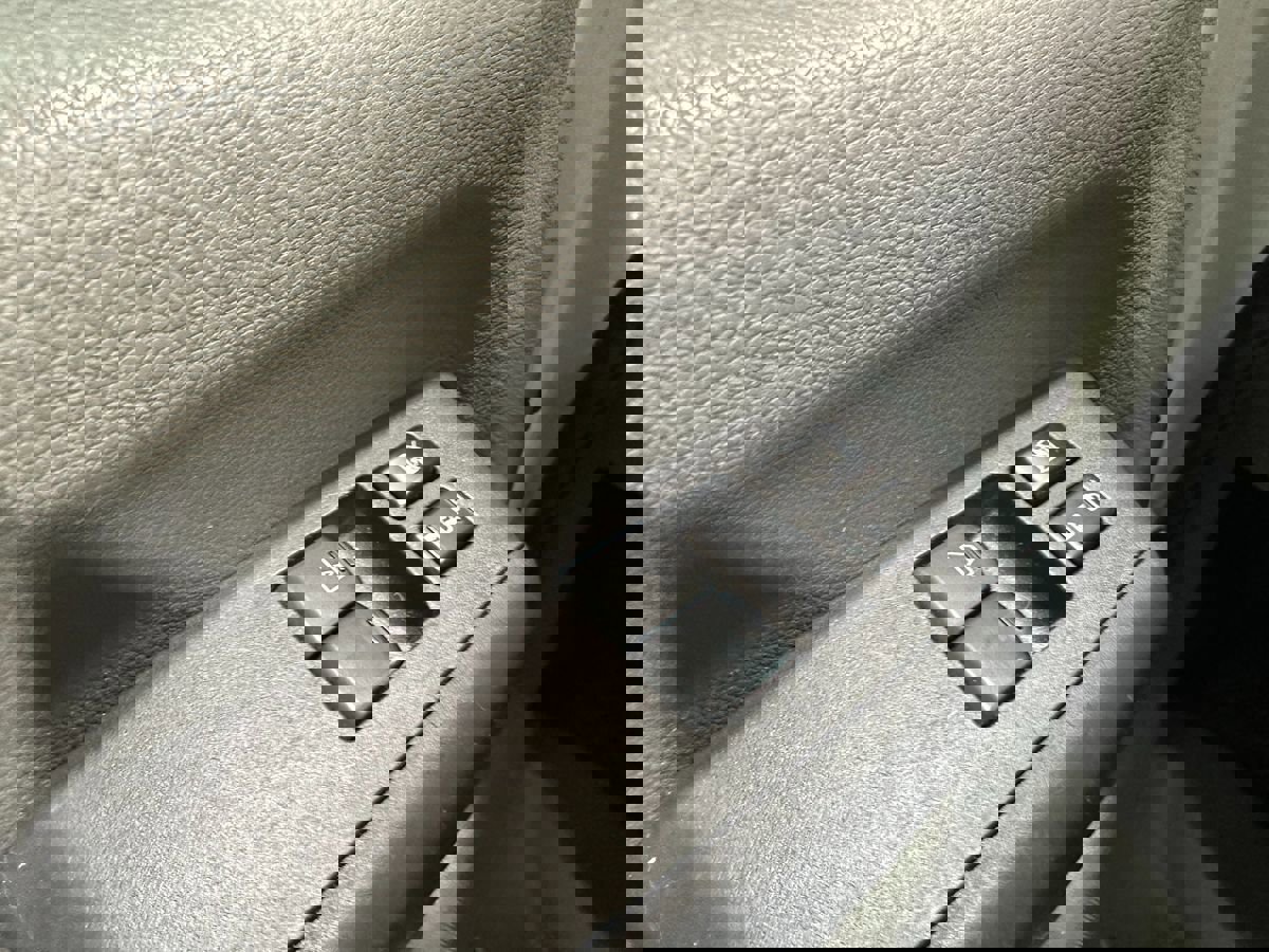 Used 2014 Nissan NV 2500 SV image 22