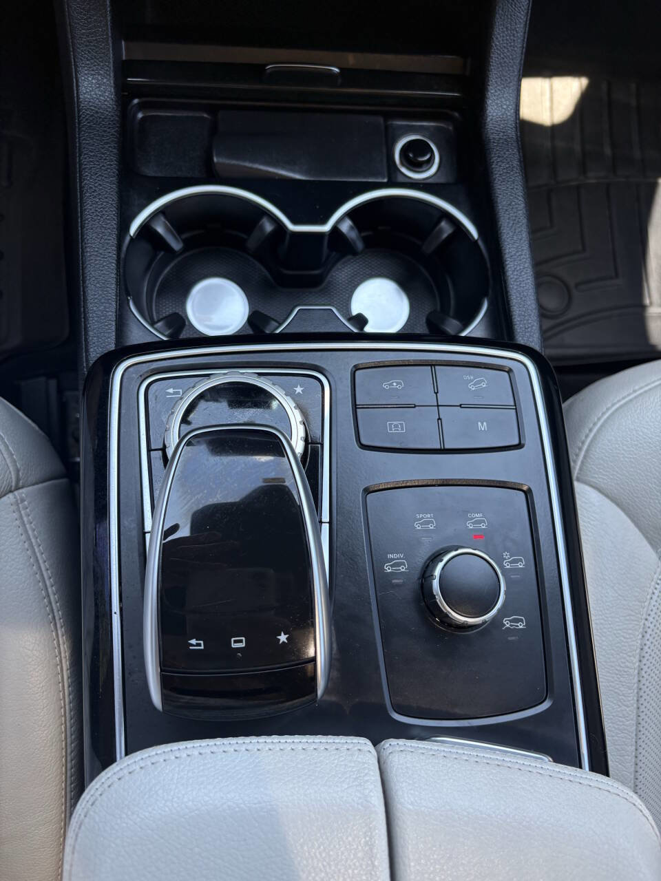 Used 2017 Mercedes-Benz GLS 550 4MATIC image 17