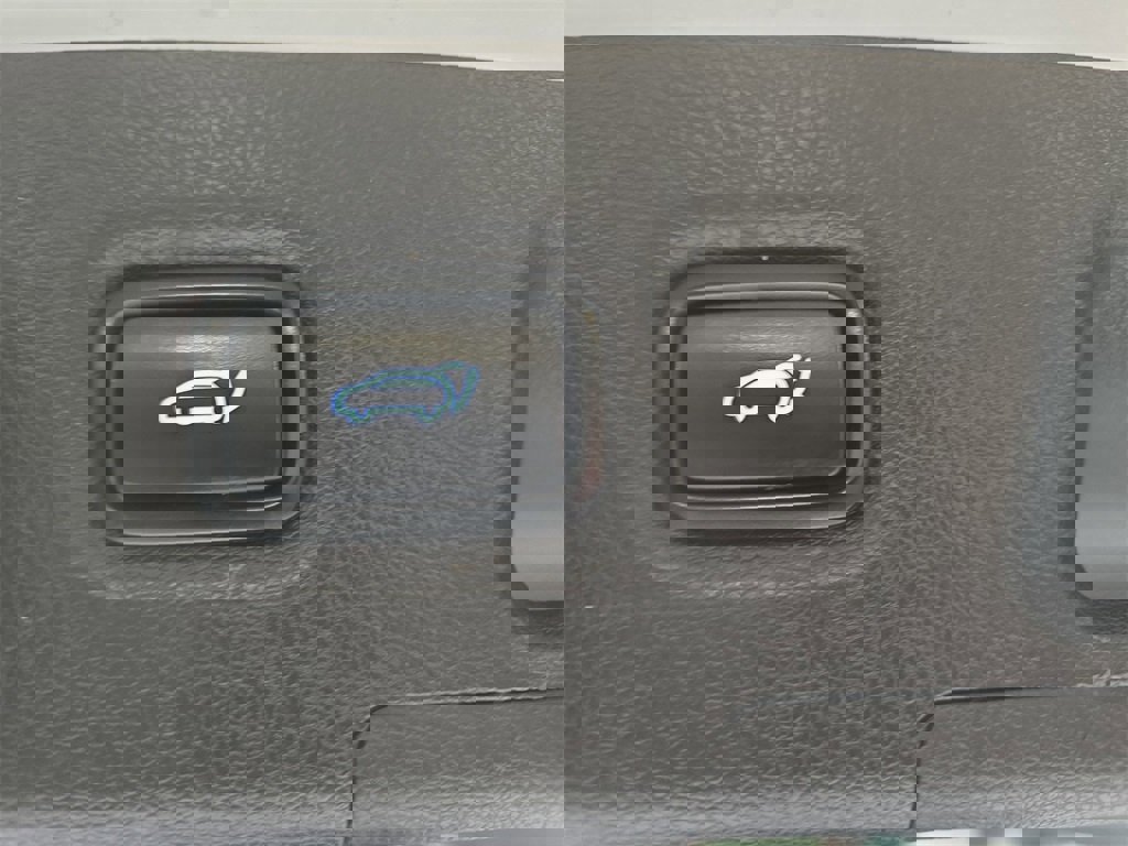 Used 2019 Hyundai Santa Fe Limited image 16